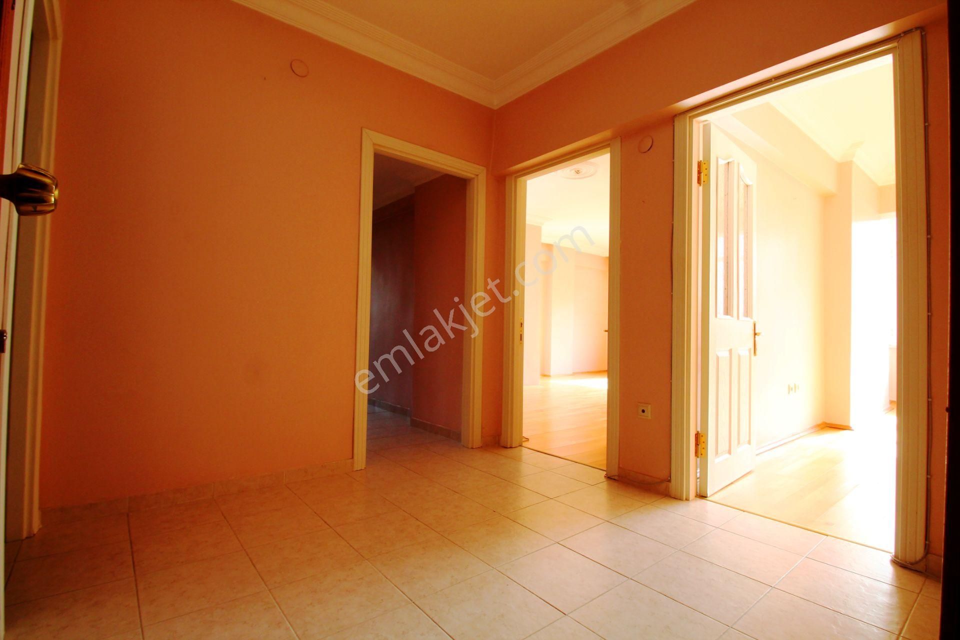 Maltepe Sanatçılar Sitesi'nde 130m2 Balkonlu Ara Kat Satılık 3+1 - Görsel 14