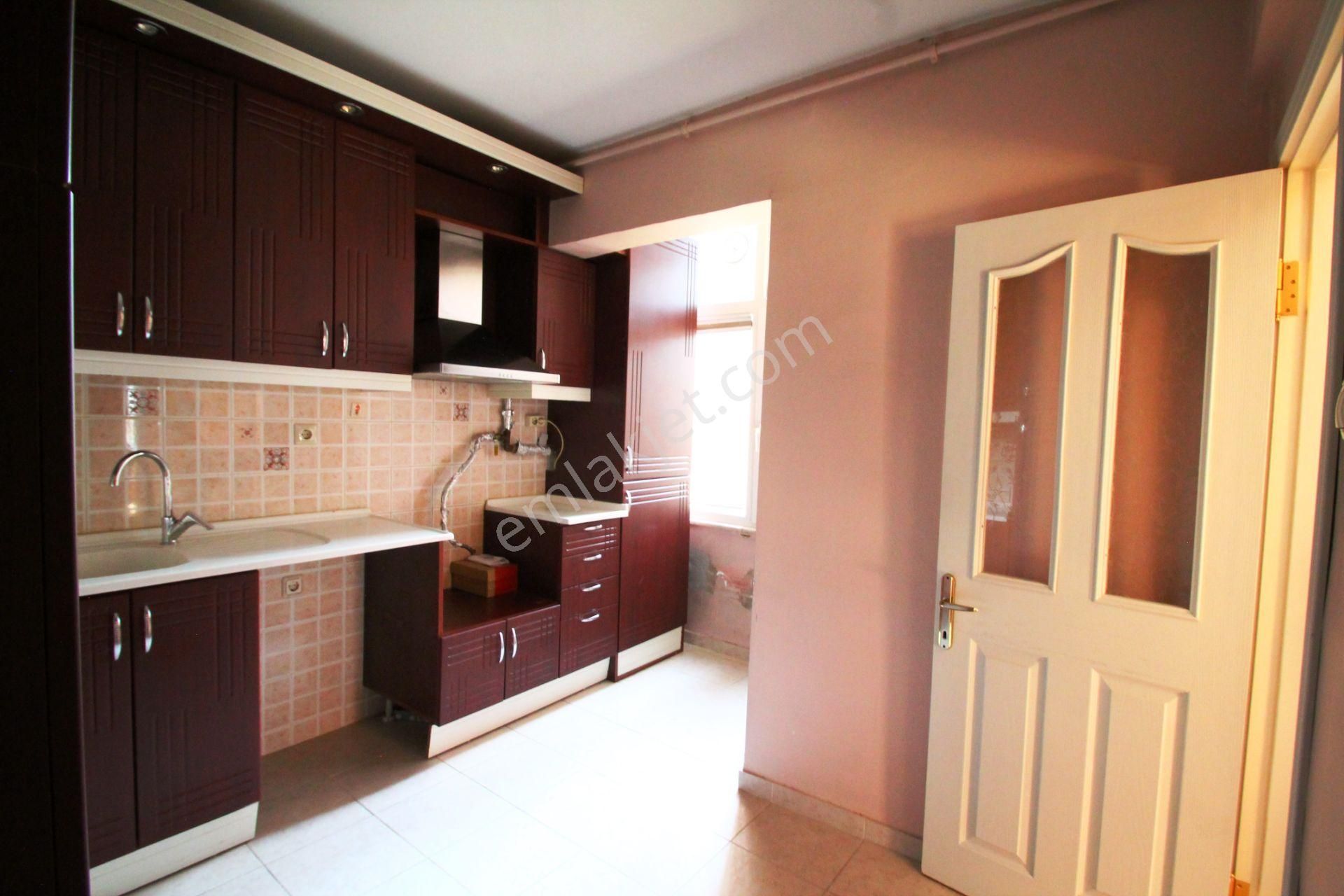 Maltepe Sanatçılar Sitesi'nde 130m2 Balkonlu Ara Kat Satılık 3+1 - Görsel 19