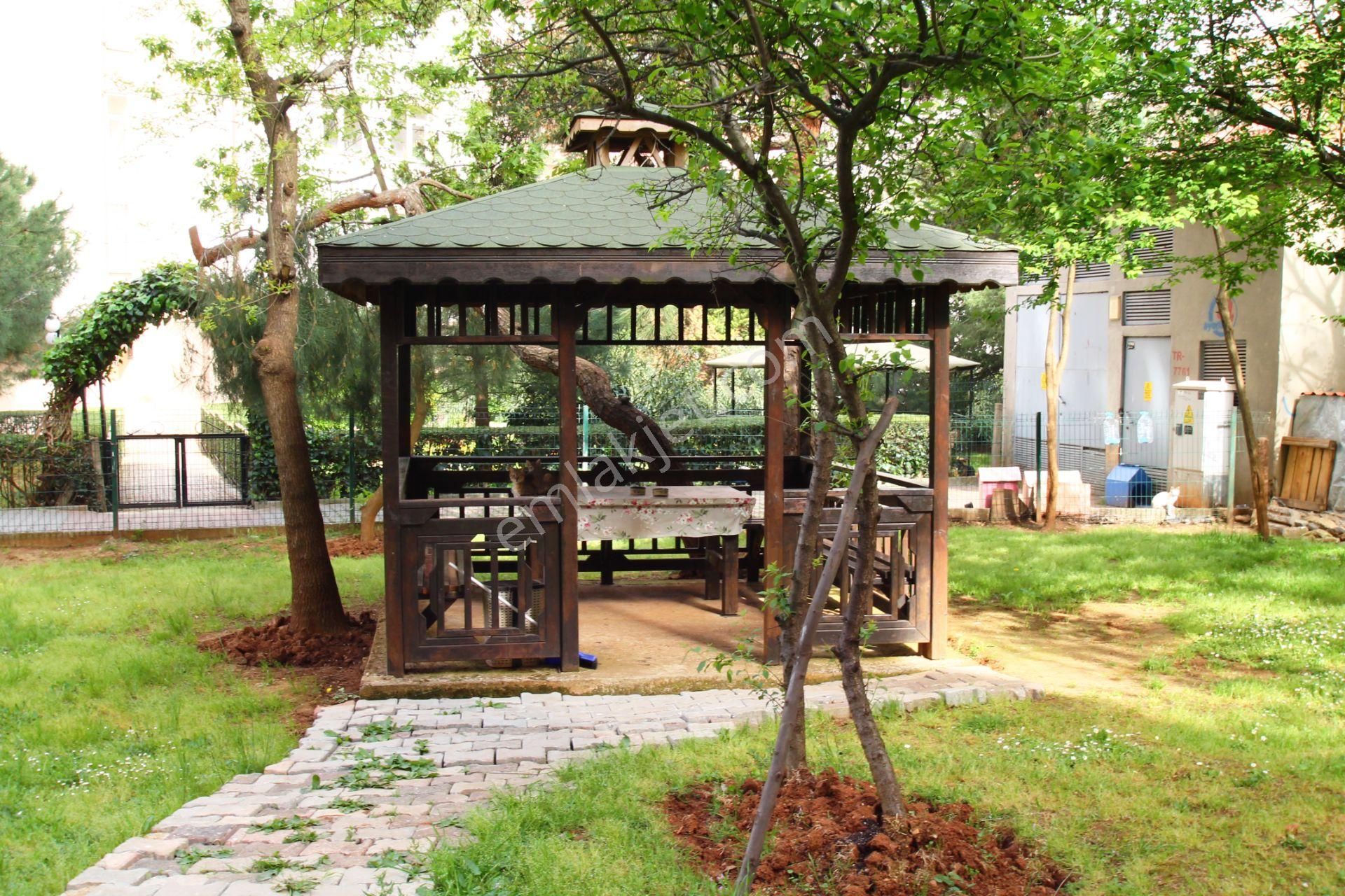 Maltepe Sanatçılar Sitesi'nde 130m2 Balkonlu Ara Kat Satılık 3+1 - Görsel 29