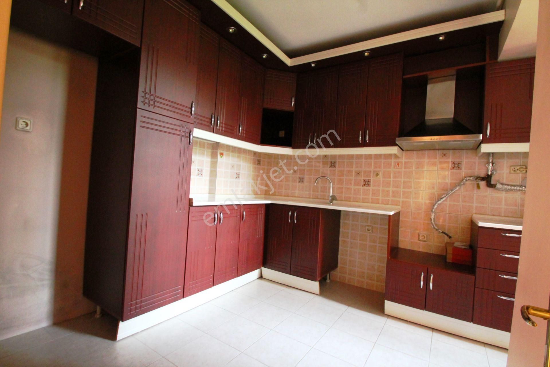 Maltepe Sanatçılar Sitesi'nde 130m2 Balkonlu Ara Kat Satılık 3+1 - Görsel 20