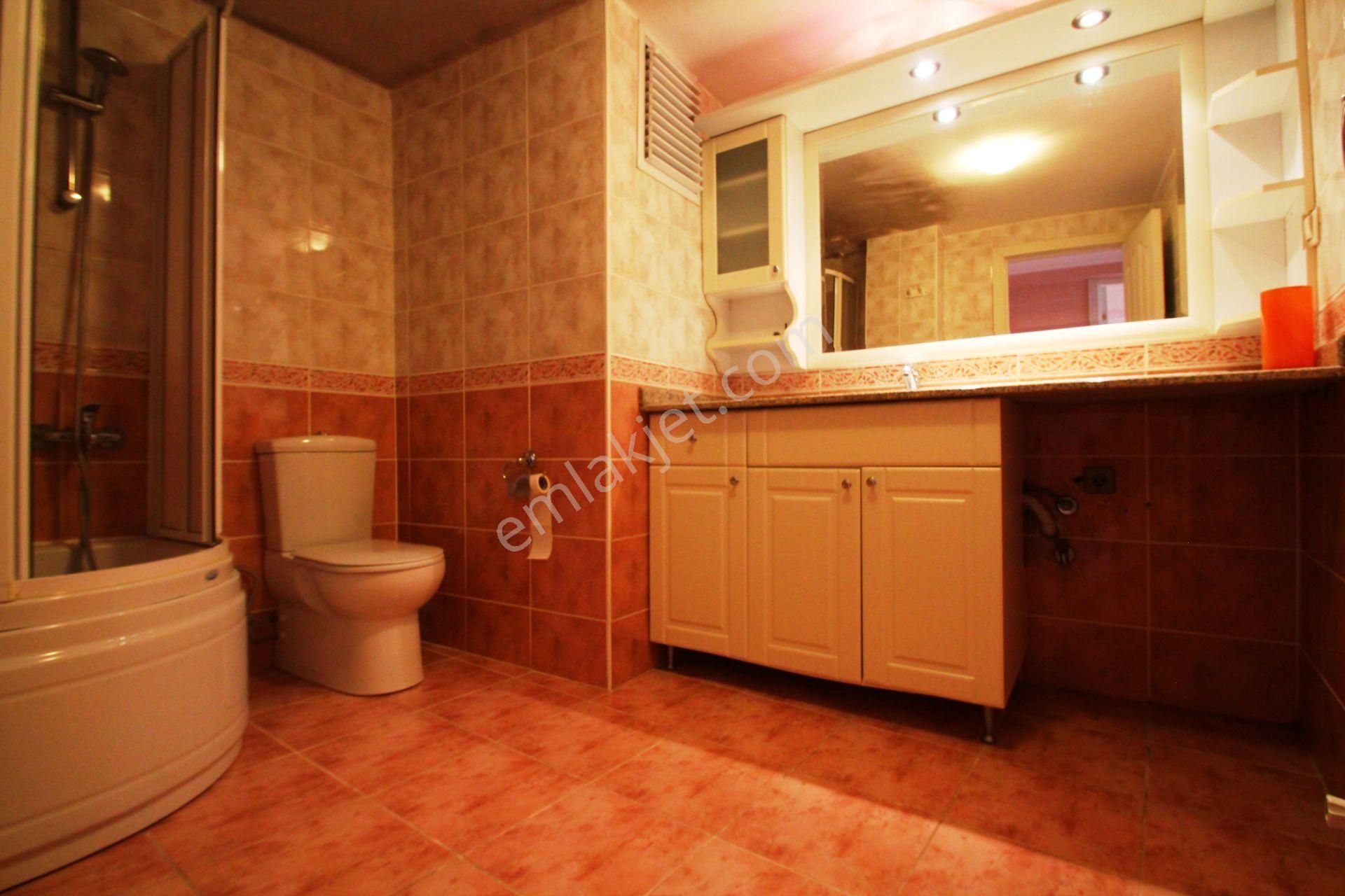 Maltepe Sanatçılar Sitesi'nde 130m2 Balkonlu Ara Kat Satılık 3+1 - Görsel 24