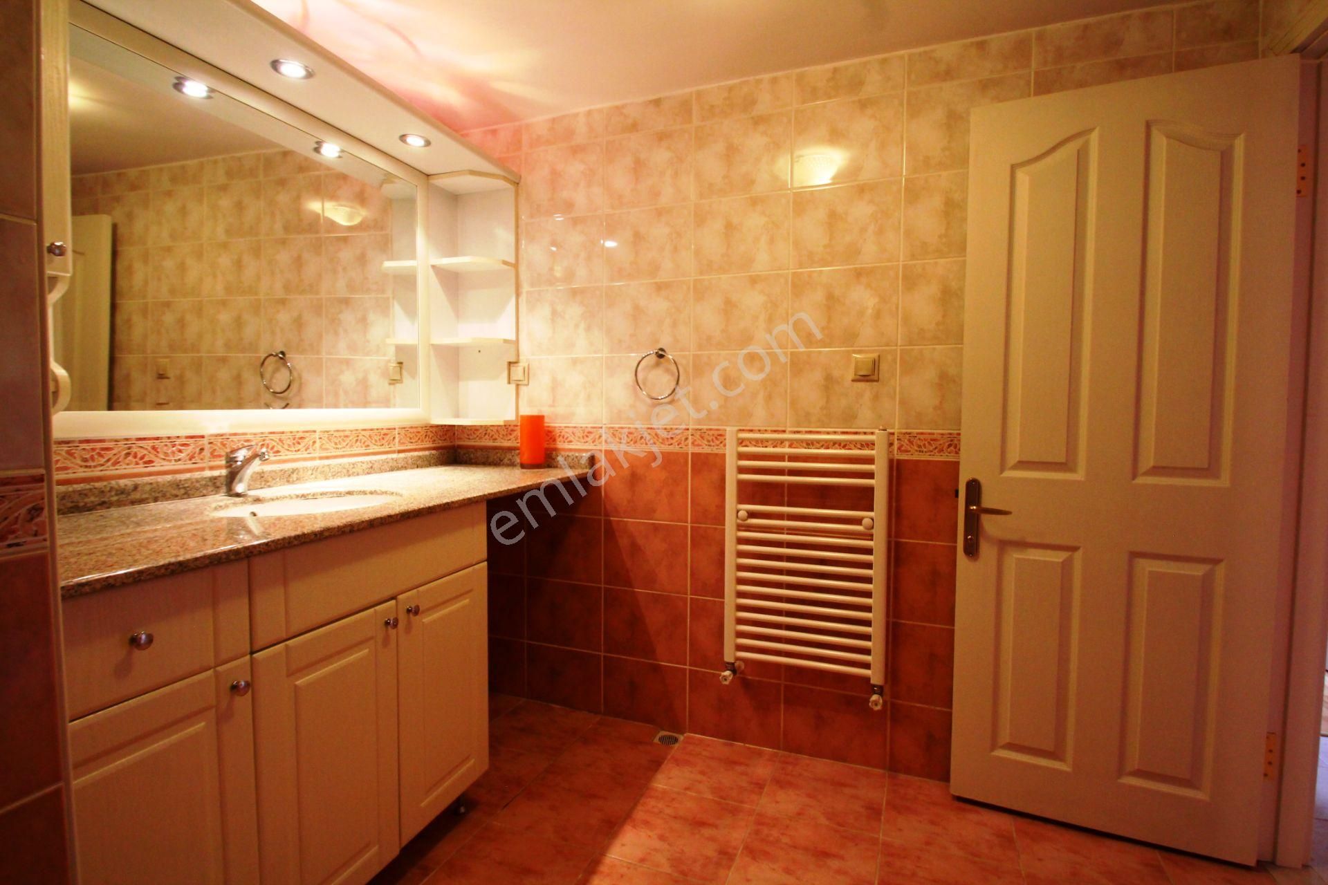 Maltepe Sanatçılar Sitesi'nde 130m2 Balkonlu Ara Kat Satılık 3+1 - Görsel 26