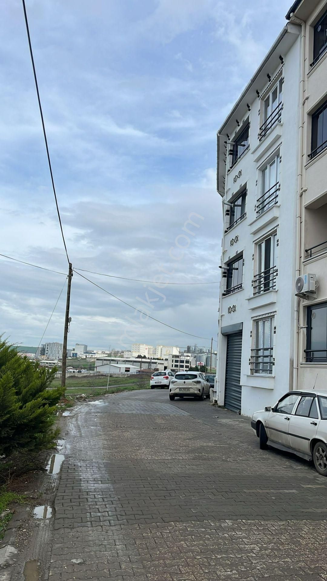 Çevre Yolu Cepheli Geniş Ve Ferah 2+1