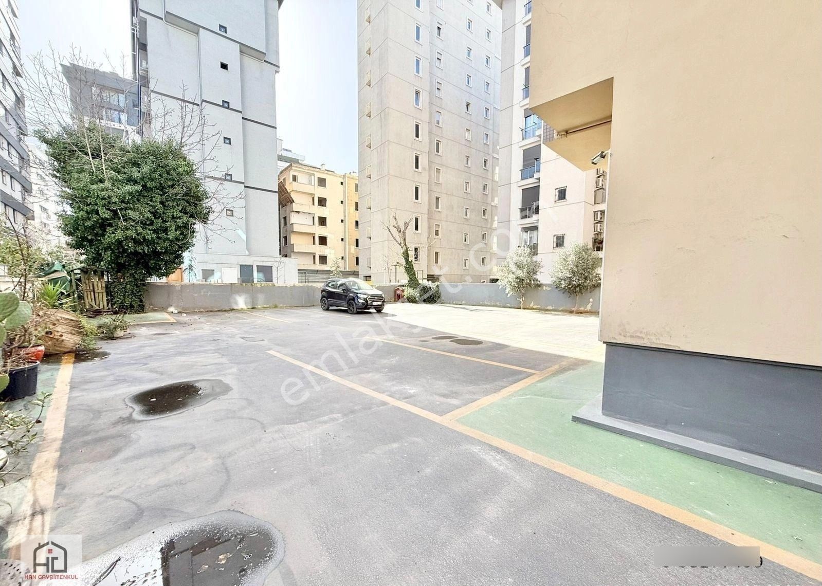 Han Emlak'tan Caddebostan Sahilde 2+1 Kapalı Otoparklı Genç Bina