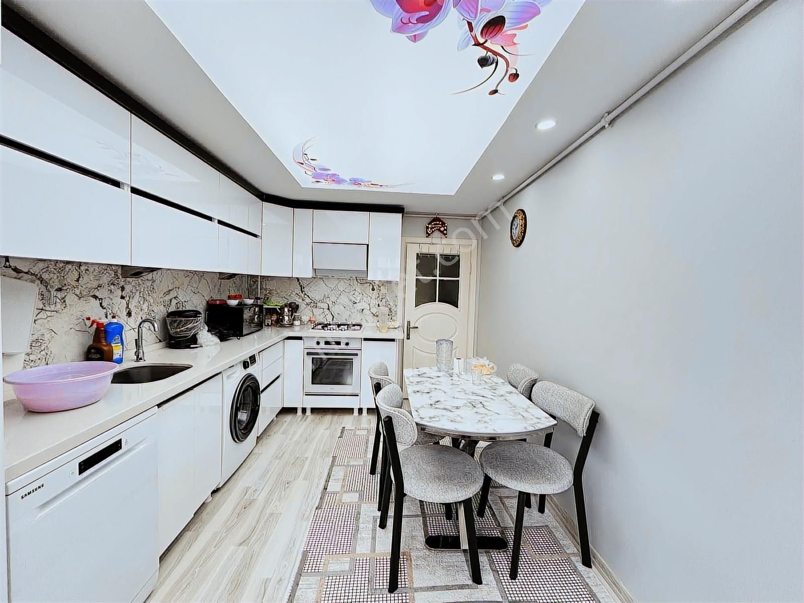 Cumhuriyet Mahallesinde Oturuma Hazır Satılık 3+1 Daire - Görsel 27