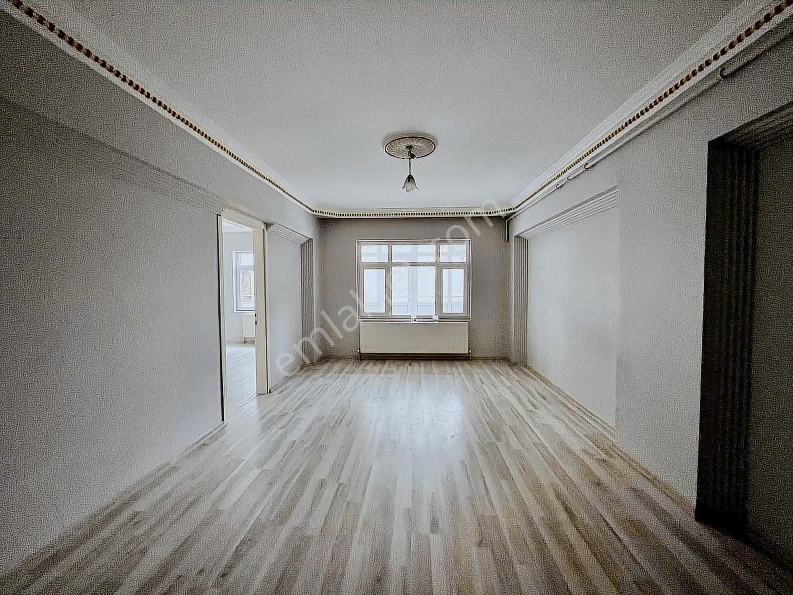 Cumhuriyet Mahallesinde Oturuma Hazır Satılık 3+1 Daire - Görsel 21