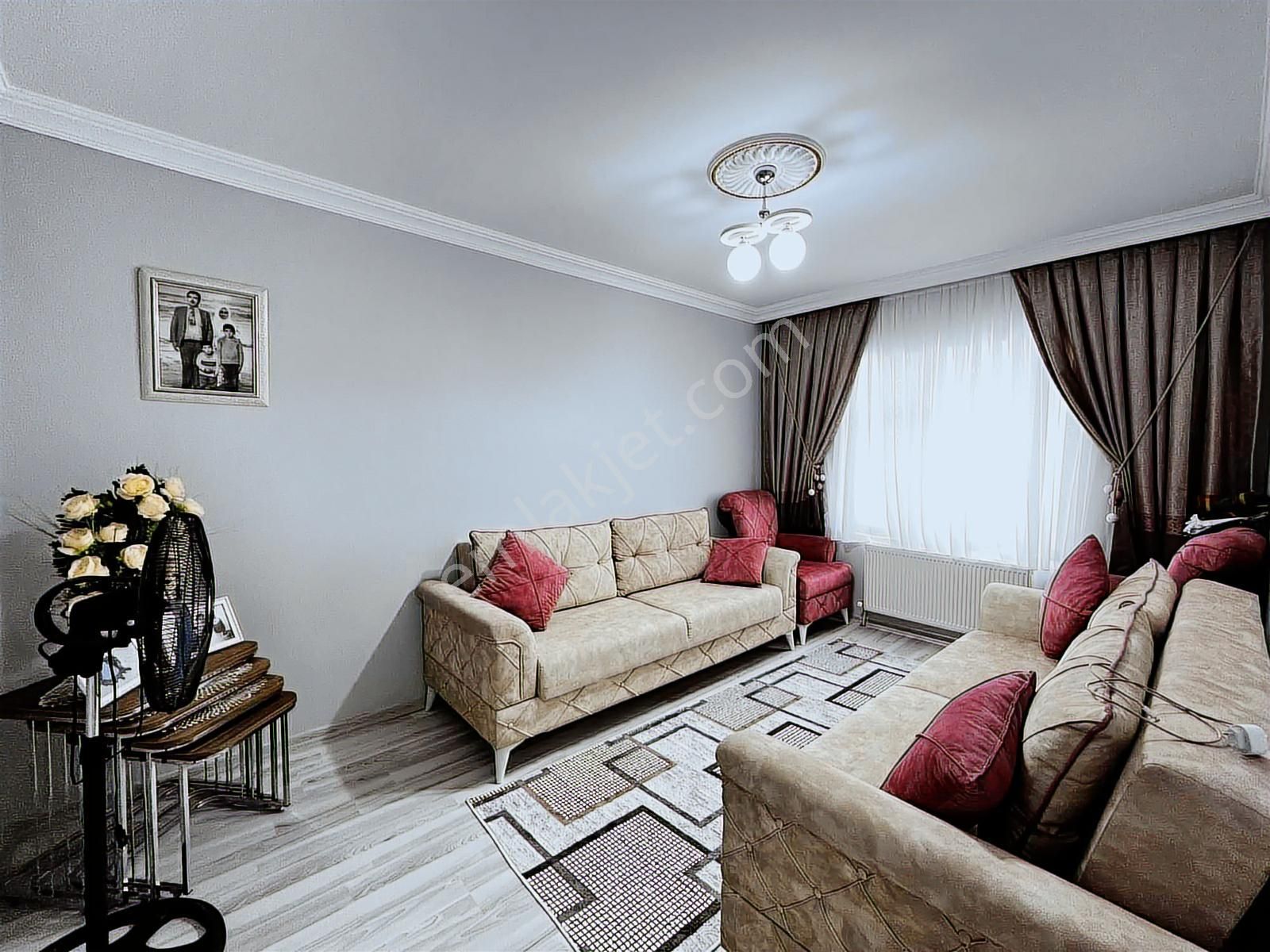 Cumhuriyet Mahallesinde Oturuma Hazır Satılık 3+1 Daire - Görsel 8