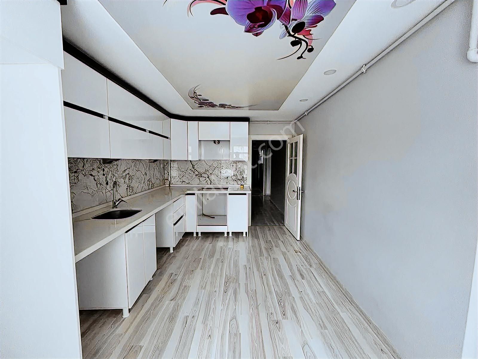 Cumhuriyet Mahallesinde Oturuma Hazır Satılık 3+1 Daire - Görsel 17