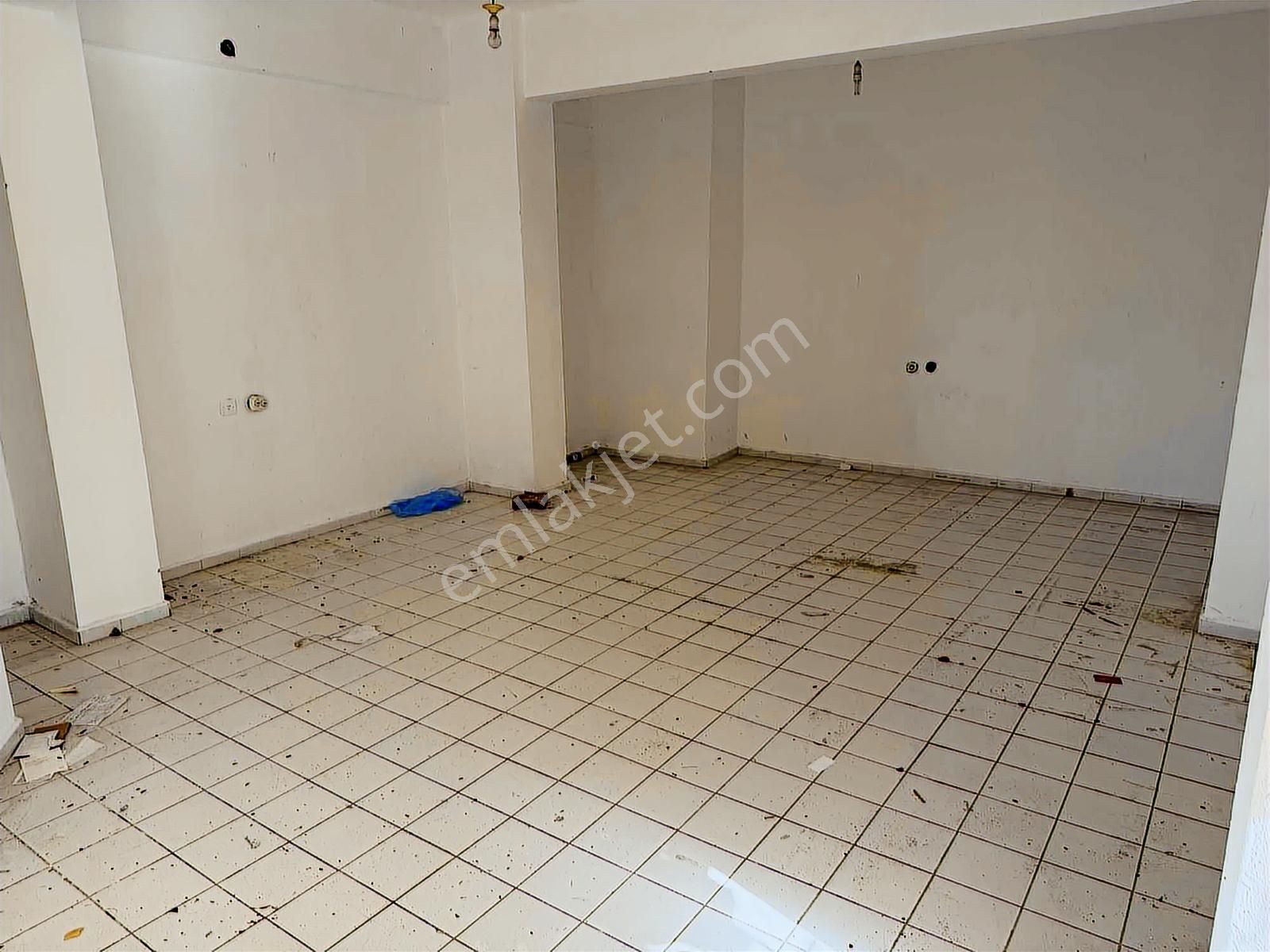 Yeşilbahçede 37m2 Dükkan 20m2 Depolu - Görsel 3