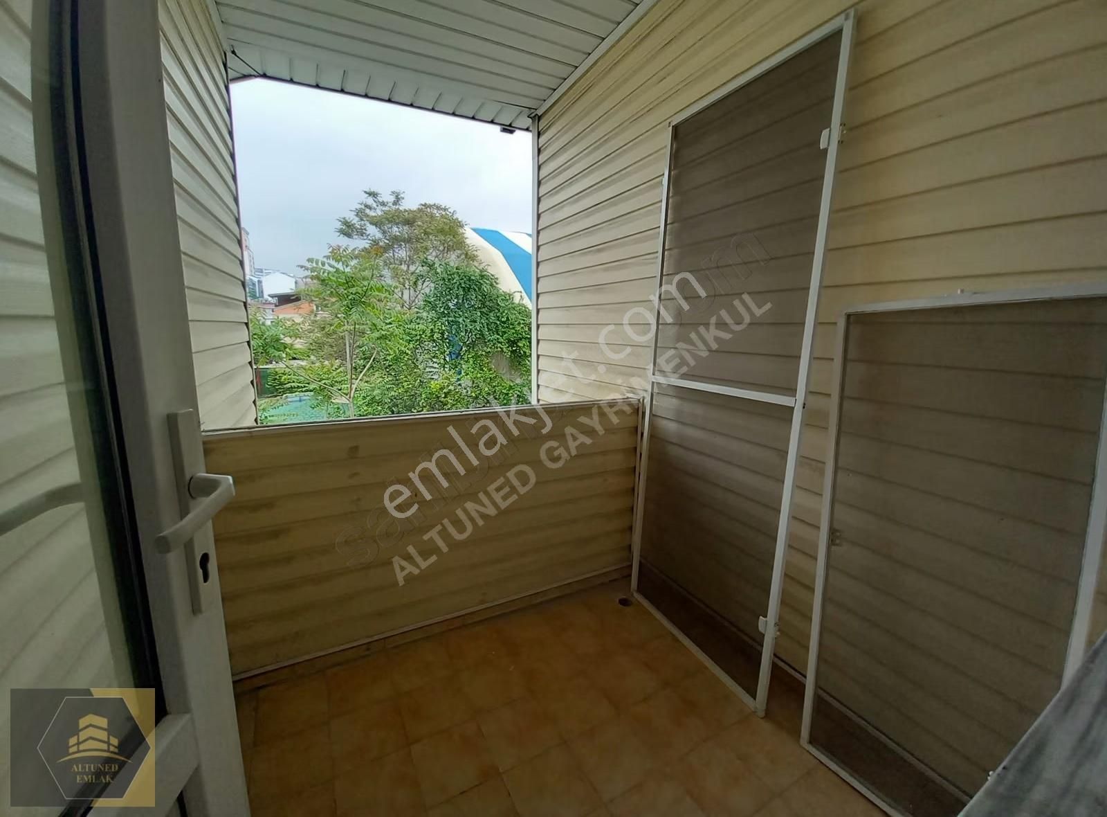 Halkalı İstasyon'da Kiralık 3+2 Bahçeli Villa - Görsel 2