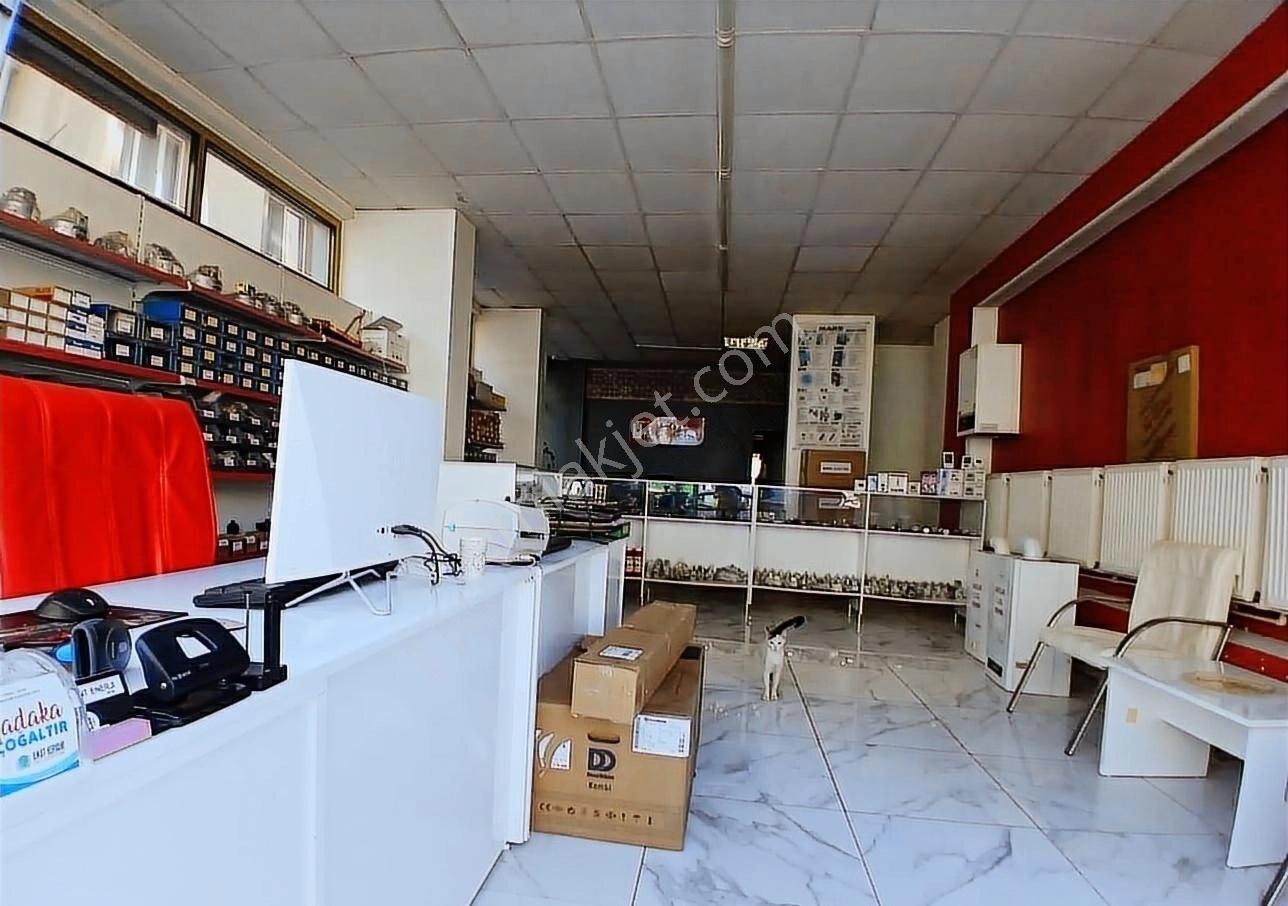 Menderes Caddesinde Geniş Ferah Çift Cephe Satılık Dükkan - Görsel 15