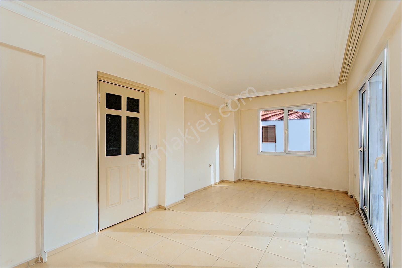 Yenifoça Ana Cadde Üzeri Merkezi Konumda 3+1 Satılık Daire - Görsel 14