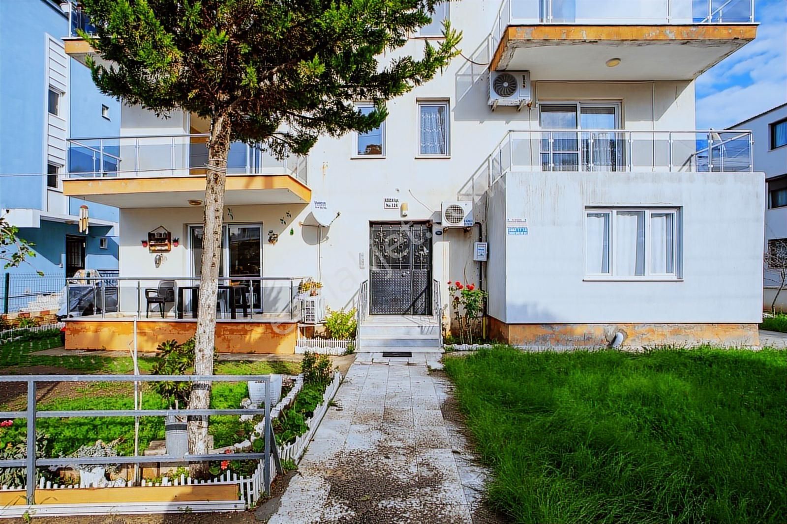 Yenifoça Ana Cadde Üzeri Merkezi Konumda 3+1 Satılık Daire - Görsel 5