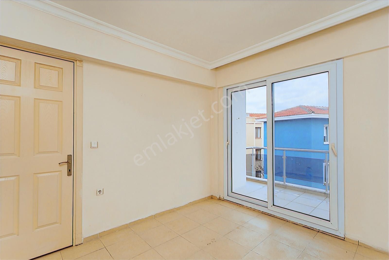 Yenifoça Ana Cadde Üzeri Merkezi Konumda 3+1 Satılık Daire - Görsel 24