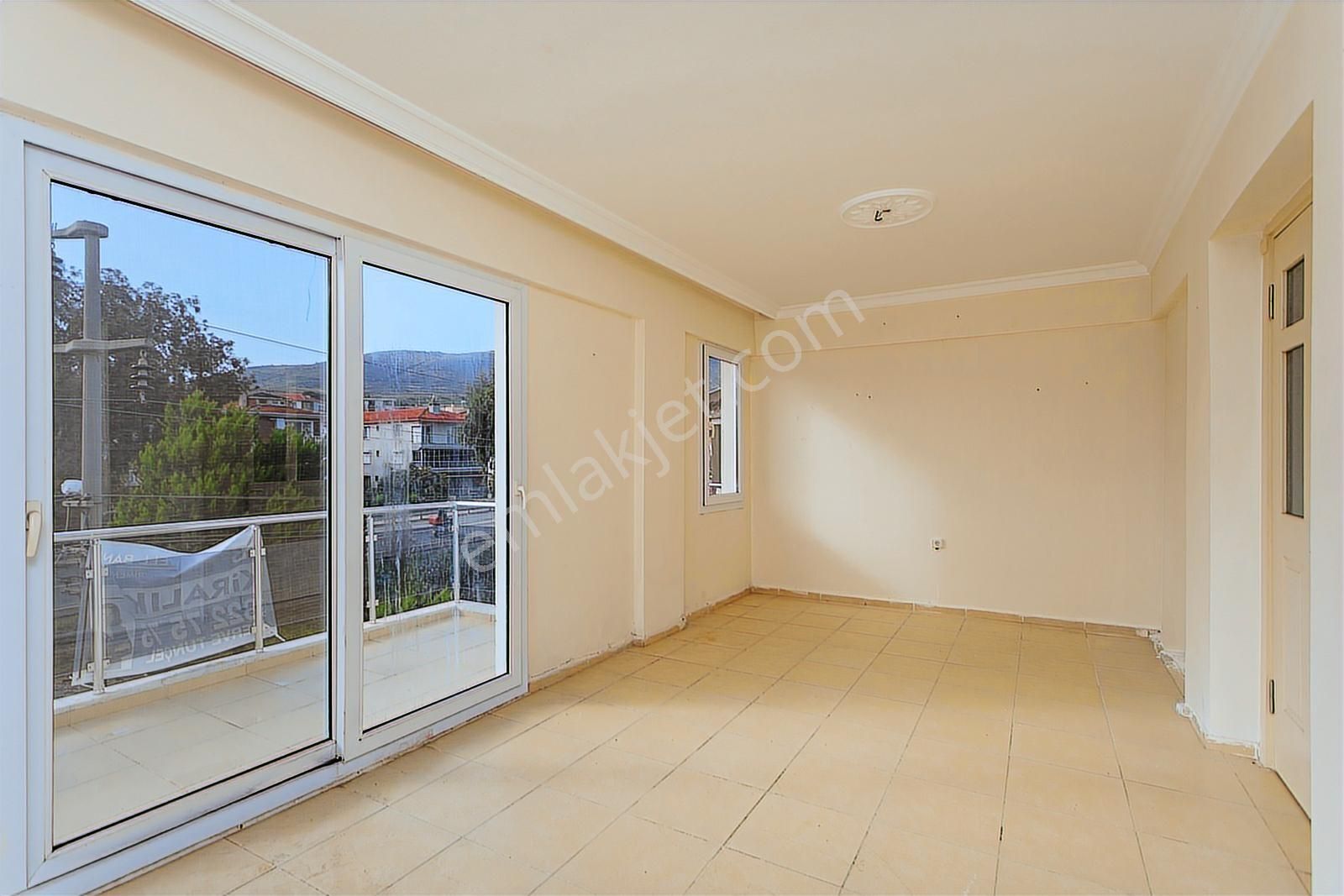 Yenifoça Ana Cadde Üzeri Merkezi Konumda 3+1 Satılık Daire - Görsel 12