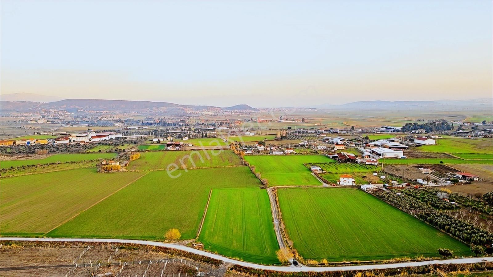 Foça Bağarası Hacıveli Mahallesinde Satılık Tarla - Görsel 28