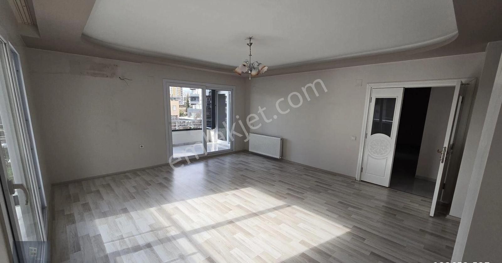 Yalınayak Mahallesinde Kiralık 3+1 Ferah Ve Kullanışlı Daire - Görsel 33