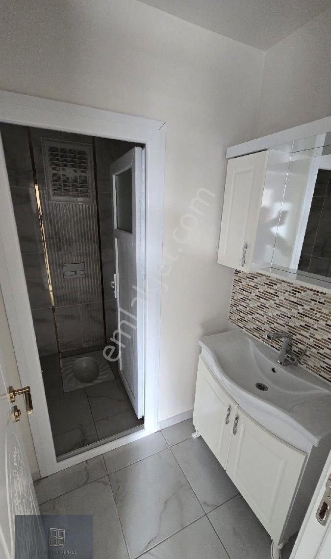 Mersin Toroslar Yalınayak Mahallesi'nde Kiralık 3+1 Site İçerisinde Asansörlü Geniş Oturuma Sahip - Görsel 35