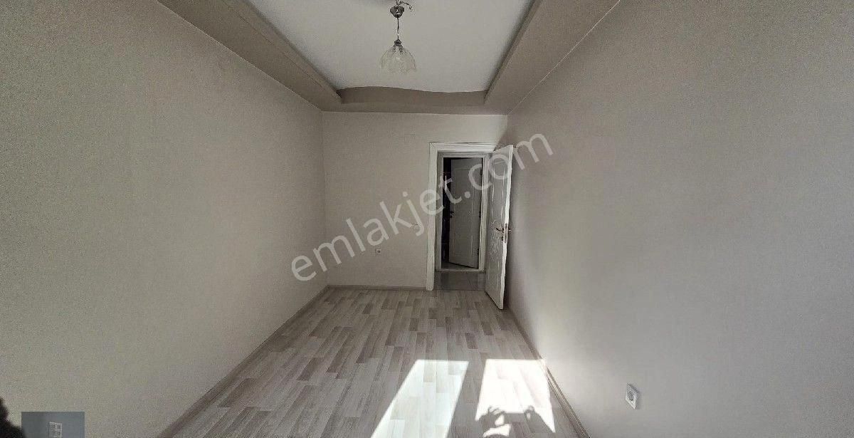 Mersin Toroslar Yalınayak Mahallesi'nde Kiralık 3+1 Site İçerisinde Asansörlü Geniş Oturuma Sahip - Görsel 6