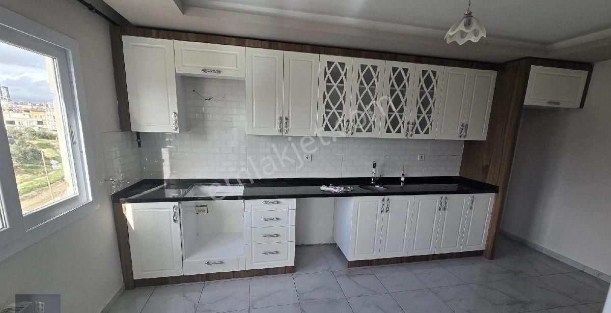 Mersin Toroslar Yalınayak Mahallesi'nde Kiralık 3+1 Site İçerisinde Asansörlü Geniş Oturuma Sahip - Görsel 16