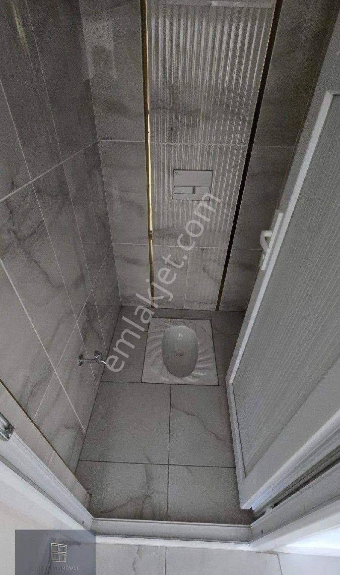 Mersin Toroslar Yalınayak Mahallesi'nde Kiralık 3+1 Site İçerisinde Asansörlü Geniş Oturuma Sahip - Görsel 2