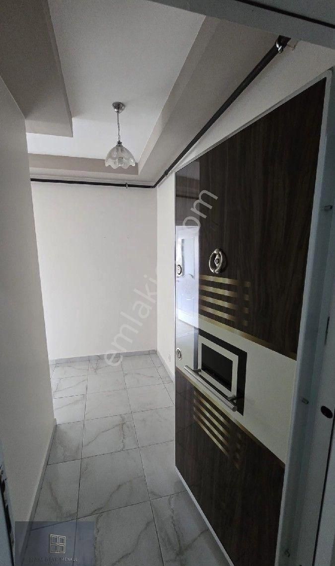 Mersin Toroslar Yalınayak Mahallesi'nde Kiralık 3+1 Site İçerisinde Asansörlü Geniş Oturuma Sahip - Görsel 26