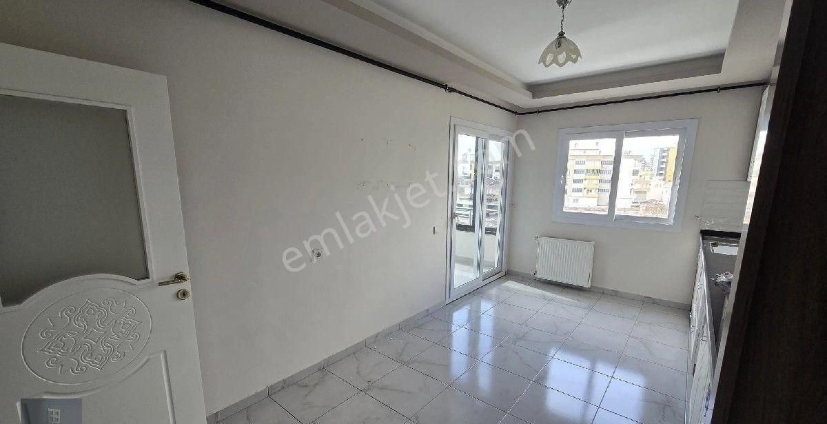 Mersin Toroslar Yalınayak Mahallesi'nde Kiralık 3+1 Site İçerisinde Asansörlü Geniş Oturuma Sahip - Görsel 19