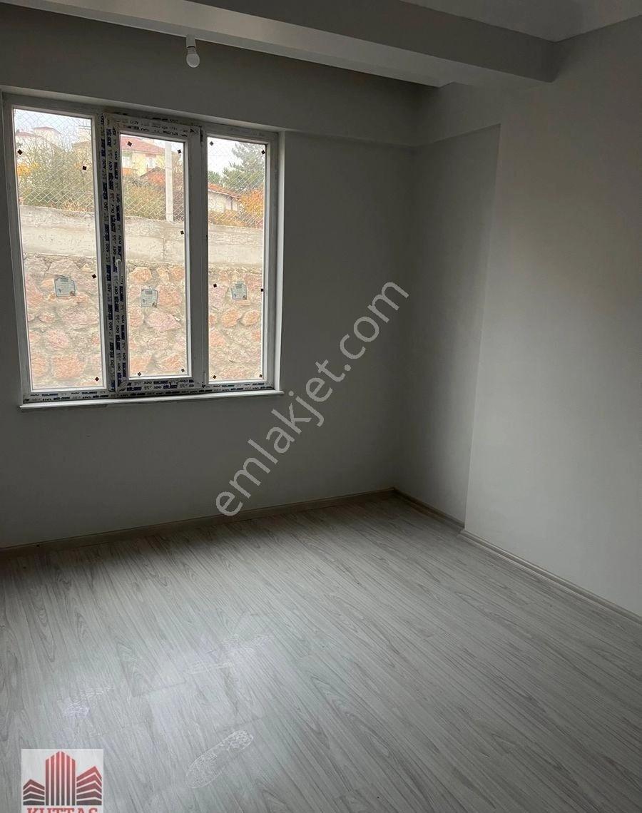 Kuttaş'tan Tosya Hacı Bektaş Caddesi Kocatepe Sokakta Sıfır Binada Katta 3+1 Satılık Daire - Görsel 23