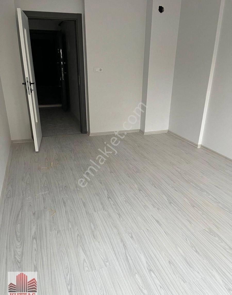 Kuttaş'tan Tosya Hacı Bektaş Caddesi Kocatepe Sokakta Sıfır Binada Katta 3+1 Satılık Daire - Görsel 15