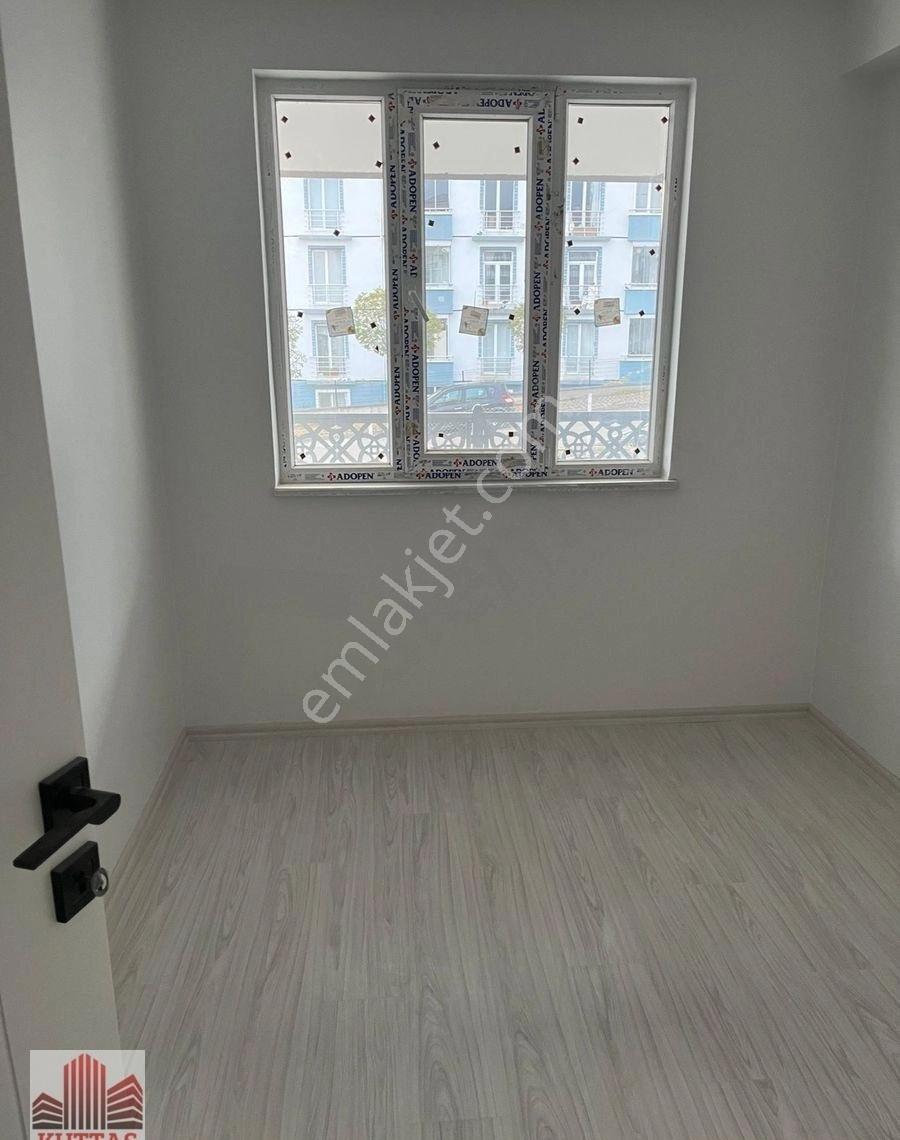 Kuttaş'tan Tosya Hacı Bektaş Caddesi Kocatepe Sokakta Sıfır Binada Katta 2+1 Satılık Daire - Görsel 15