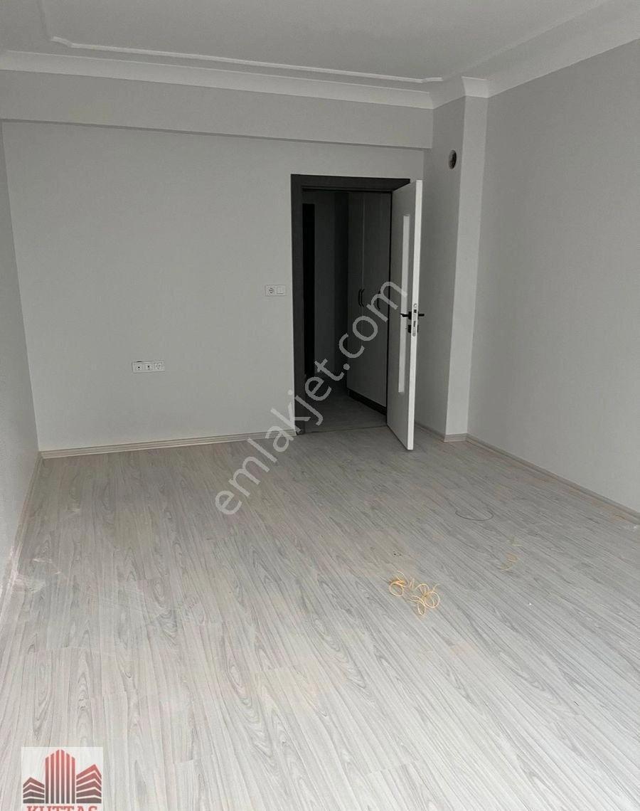 Kuttaş'tan Tosya Hacı Bektaş Caddesi Kocatepe Sokakta Sıfır Binada Katta 2+1 Satılık Daire - Görsel 12