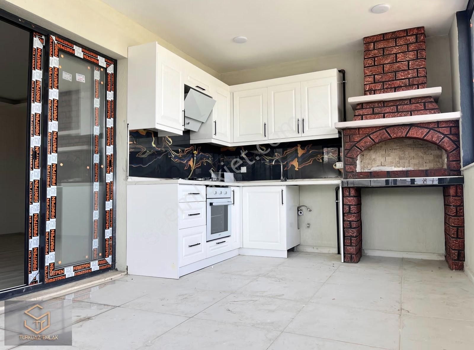 Menemen Devlet Hastanesi Yakınında Satılık Geniş Teraslı 4+1