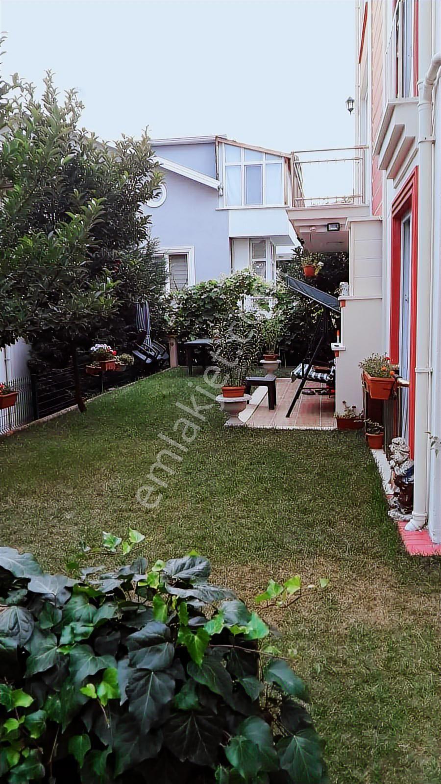 Zeray Yamaç Evlerinde Prestijli 3 Katlı Bahçeli Villa - Görsel 16