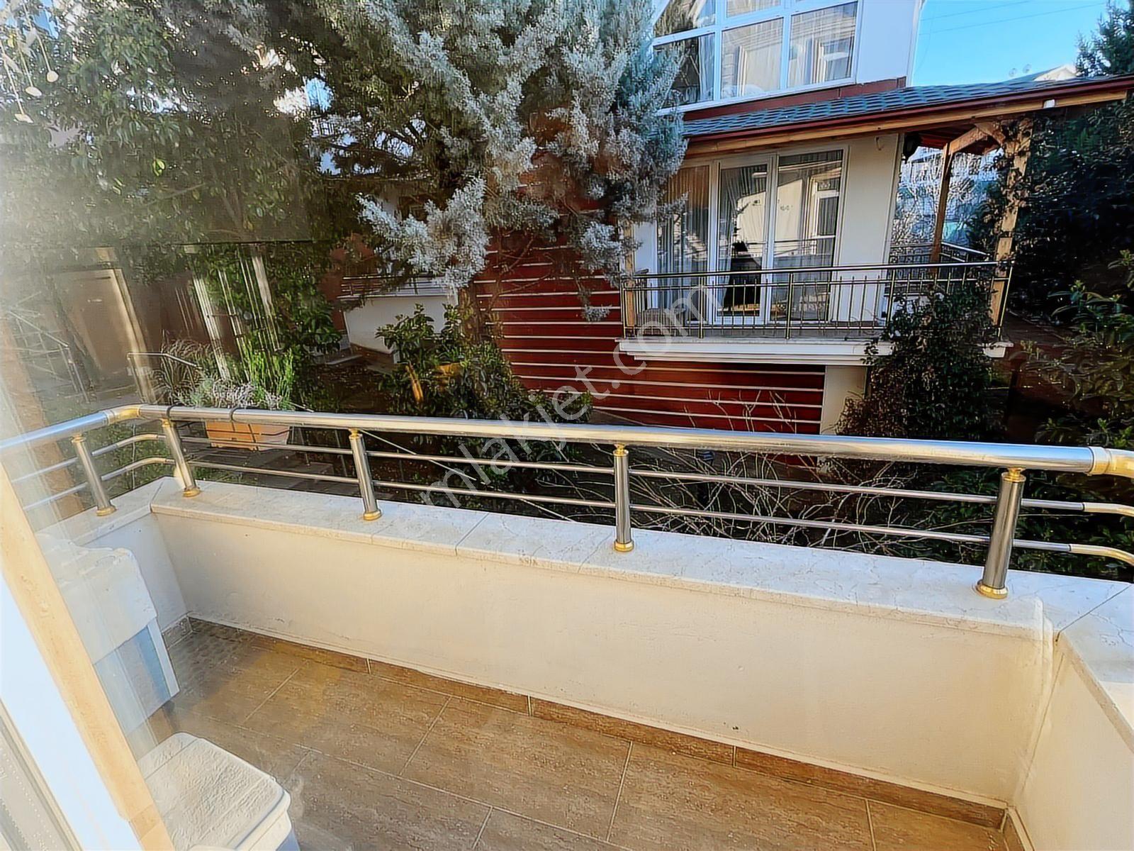 Zeray Yamaç Evlerinde Prestijli 3 Katlı Bahçeli Villa - Görsel 24