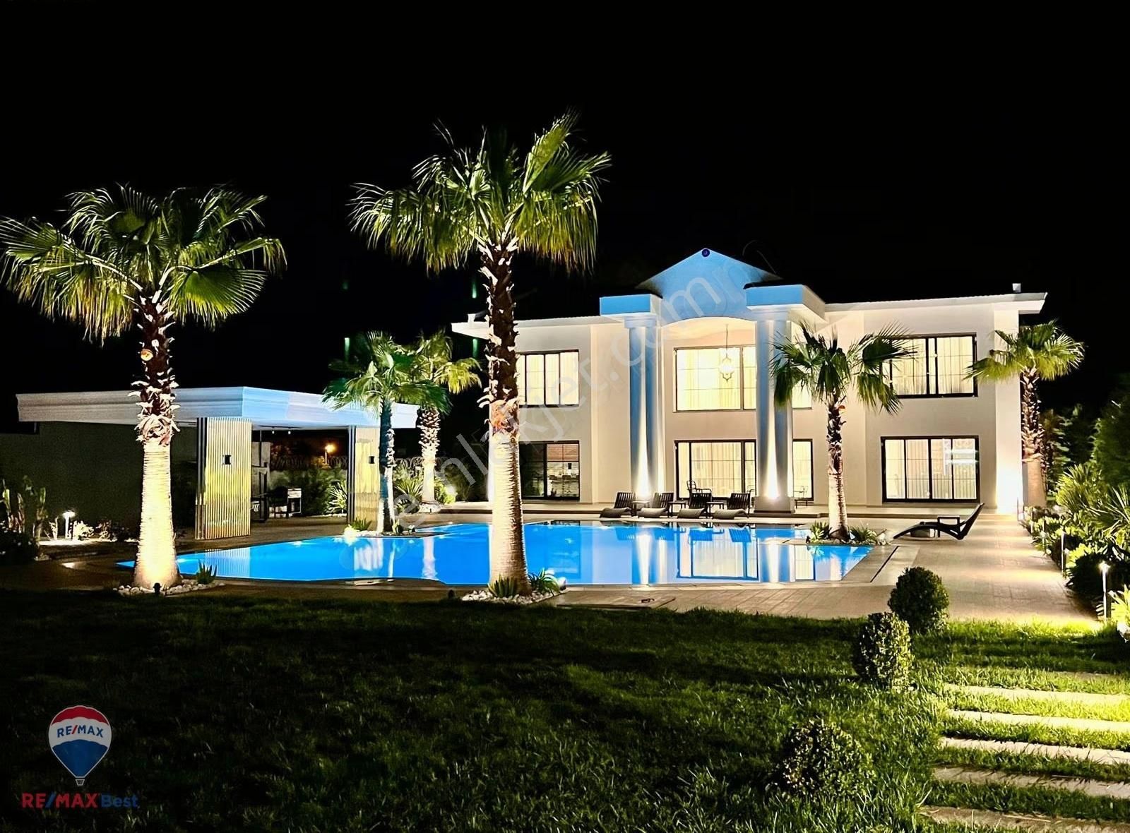 21 Güzelbahçede Satılık Villa