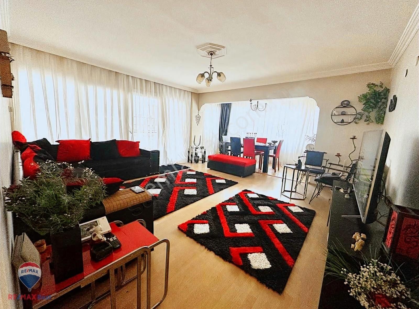 52 Nergiz Merkez'de Otoparklı, Doğalgazlı Satılık 2+1 Daıre