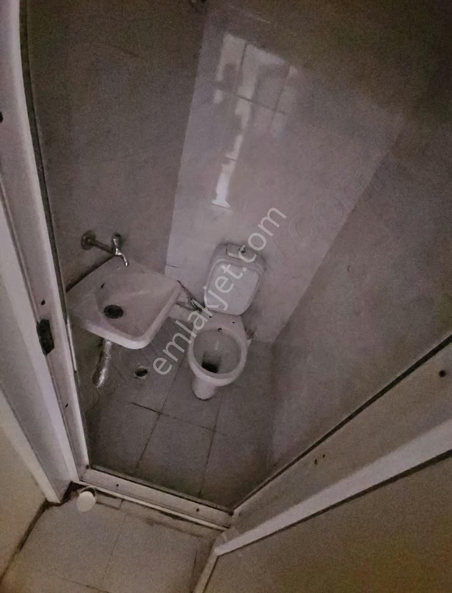 Üsküdar Merkezde 2+1 Bahçe Katı Balkonlu Boyalı Kombili Daire - Görsel 4