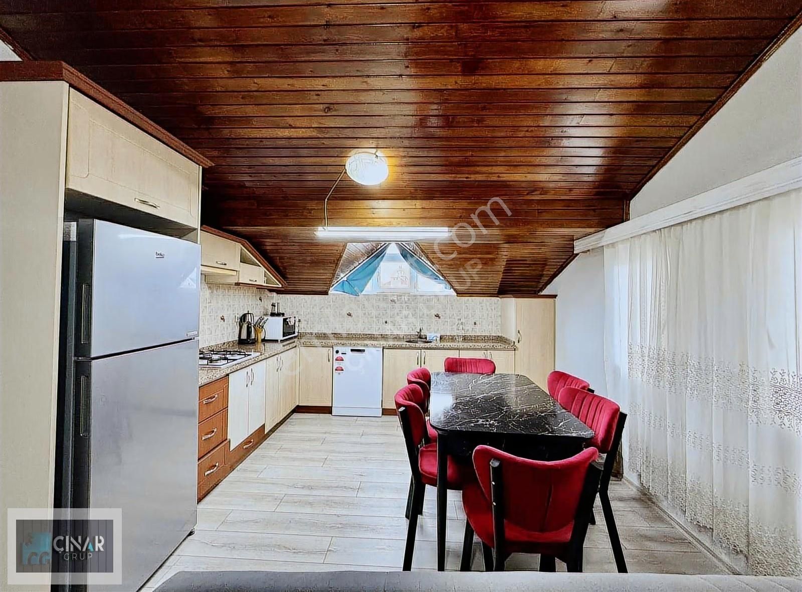 Akarca Mahallesi'nde Kordon'a Yakın Eşyalı 3+1 Kiralık Daire - Görsel 2