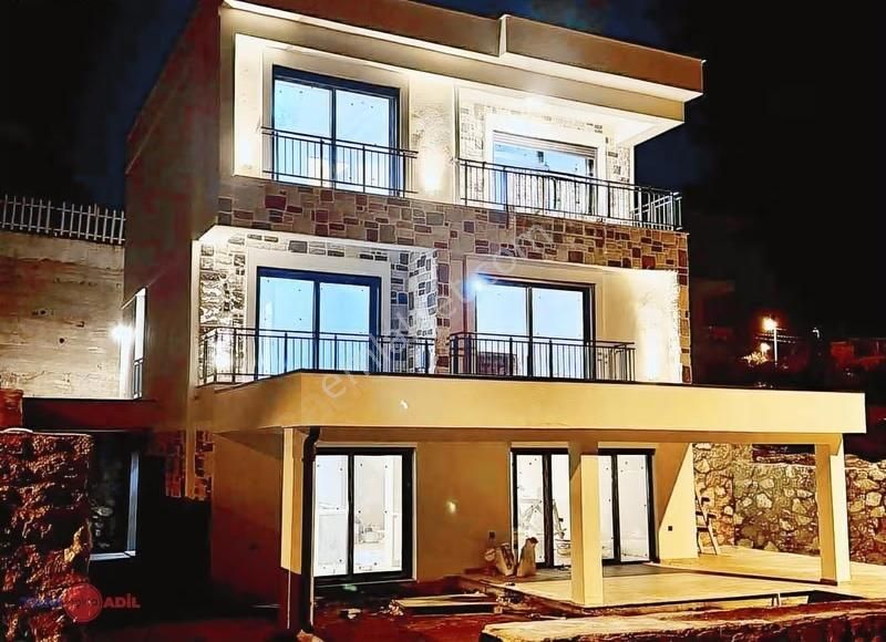 Yeryüzü Cenneti Bademli Köy Girişi 4+1 Mükemmel Tripleks Villa - Görsel 13