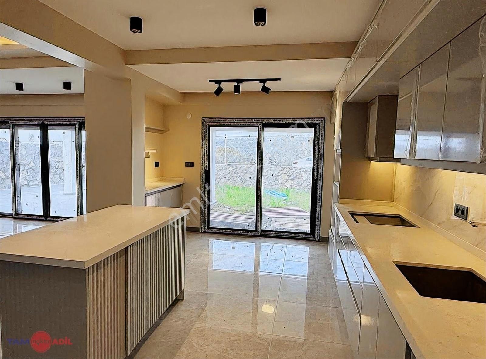 Yeryüzü Cenneti Bademli Köy Girişi 4+1 Mükemmel Tripleks Villa - Görsel 18