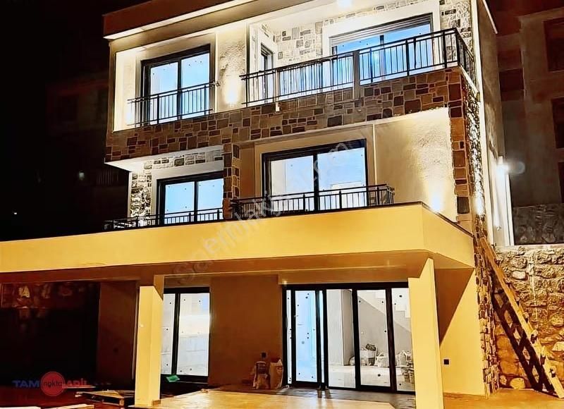 Yeryüzü Cenneti Bademli Köy Girişi 4+1 Mükemmel Tripleks Villa - Görsel 11