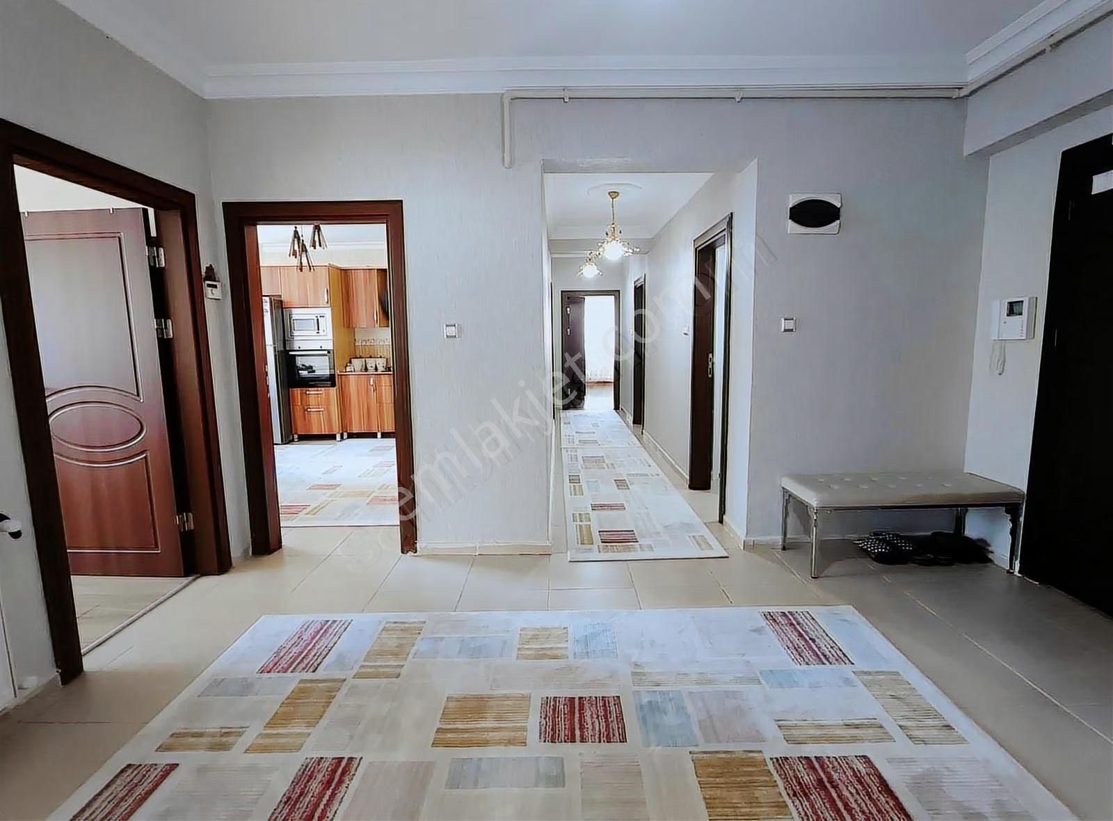 Cadde 17 Emlak'tan 4+1 Bakımlı Daire - Görsel 6