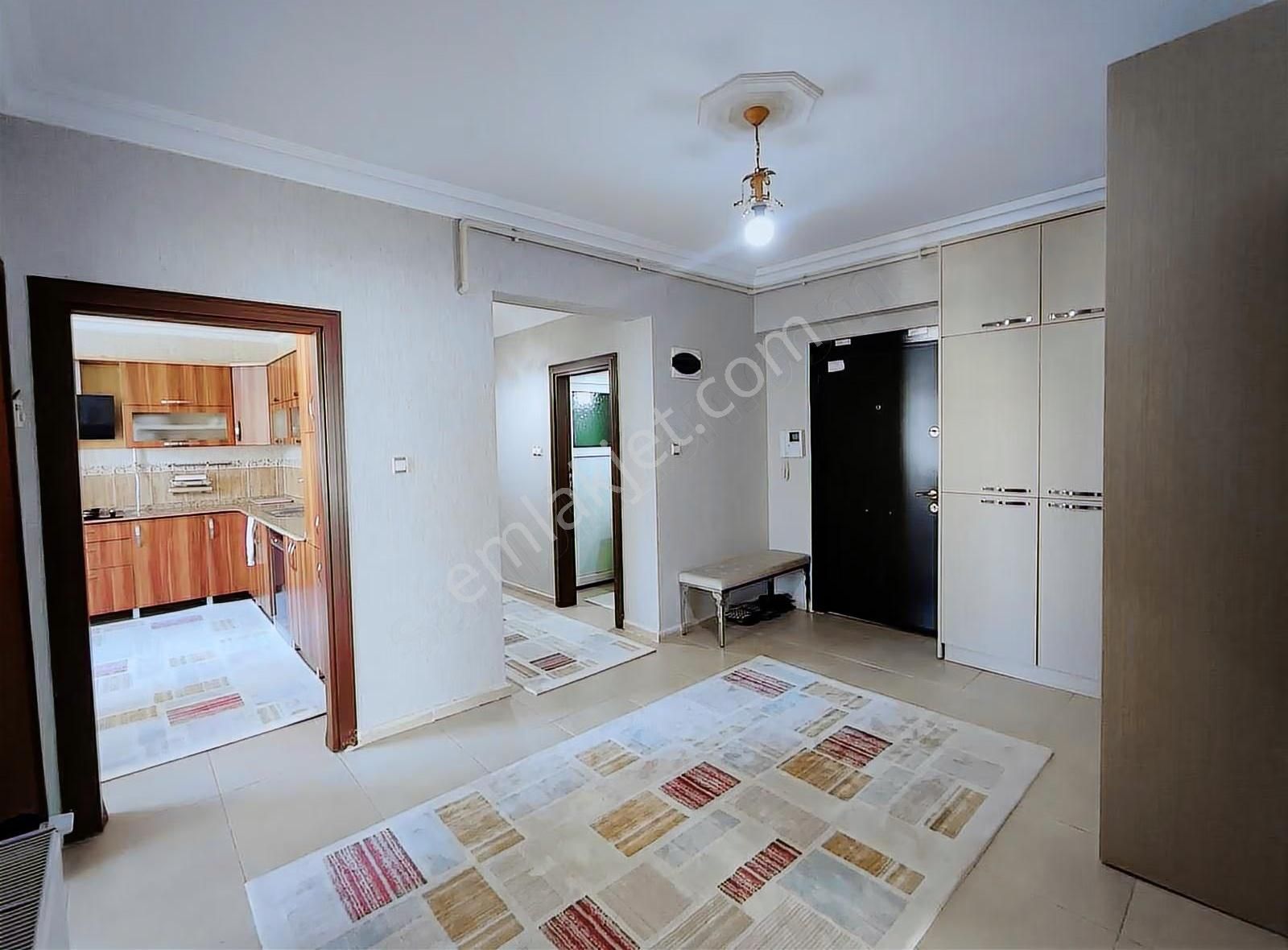 Cadde 17 Emlak'tan 4+1 Bakımlı Daire - Görsel 2