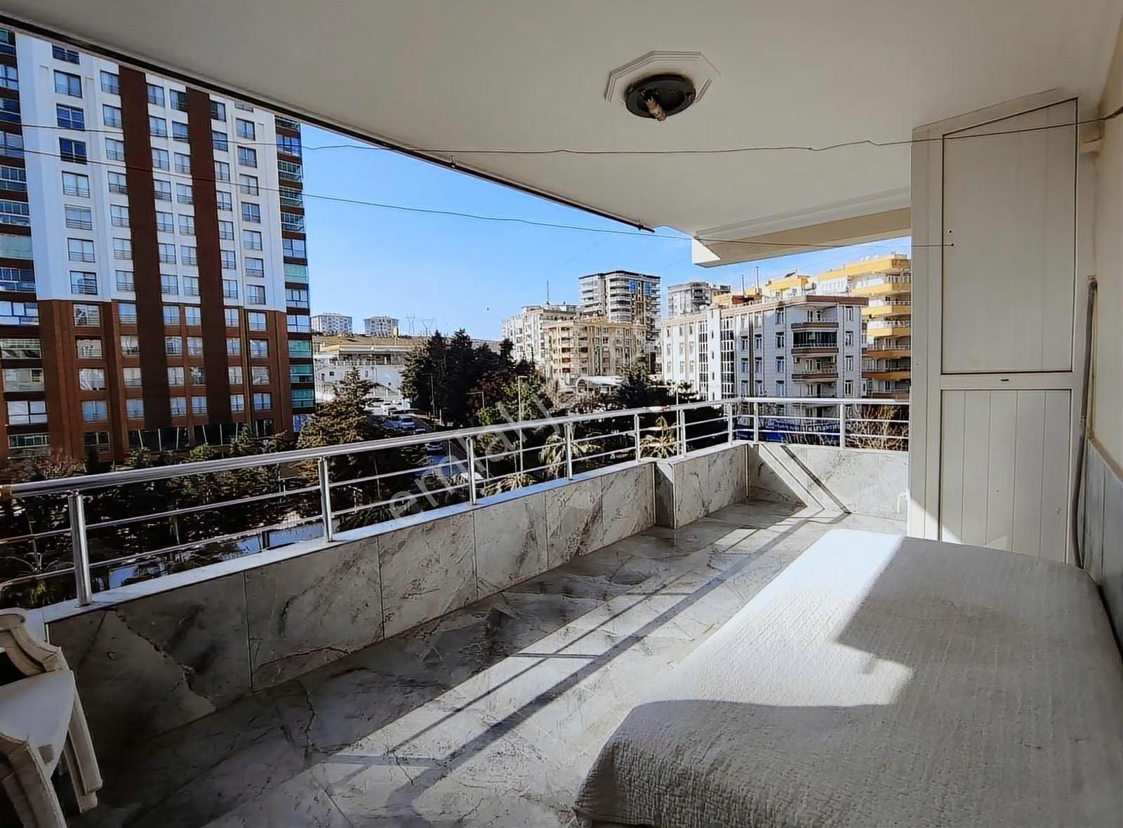 Cadde 17 Emlak'tan 4+1 Bakımlı Daire - Görsel 11