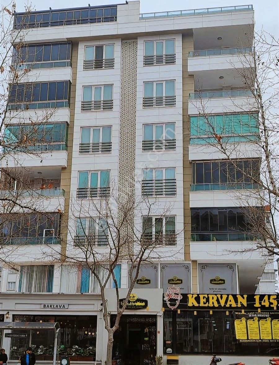 Cadde 17 Emlak'tan 4+1 Lüks Daire - Görsel 22