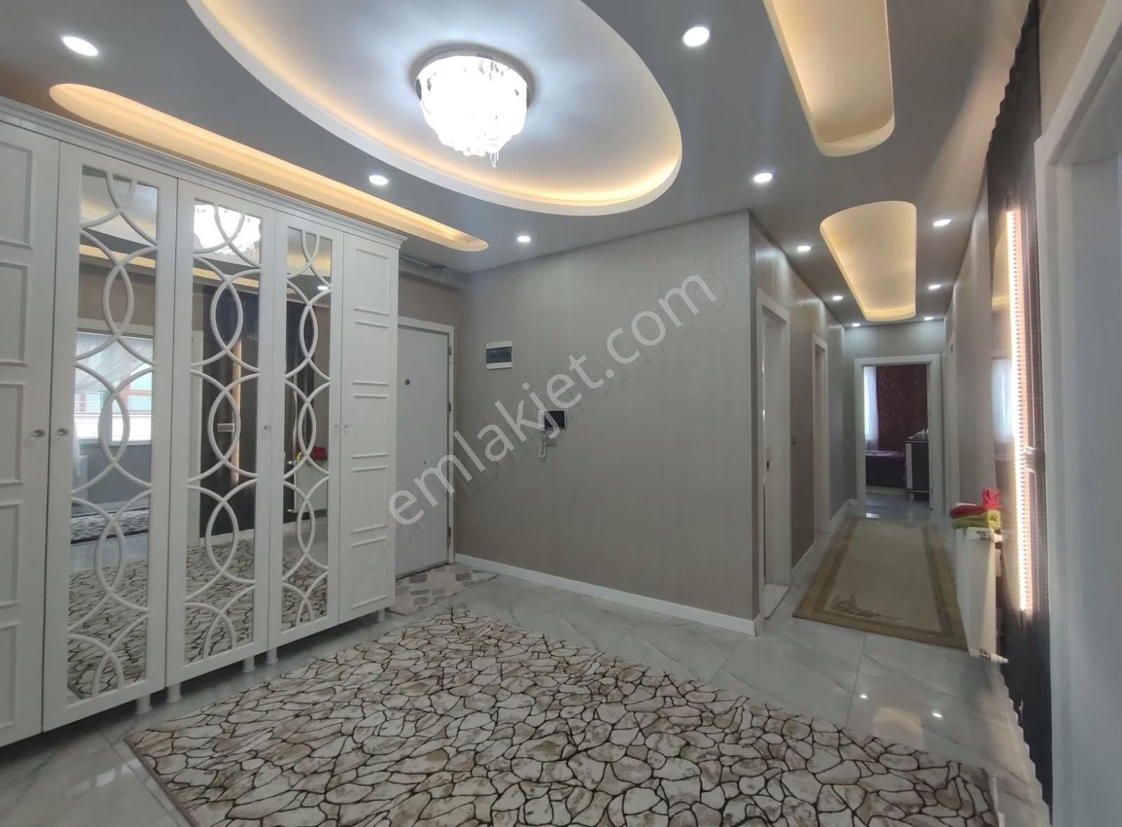 Cadde 17 Emlak'tan 4+1 Lüks Daire - Görsel 5