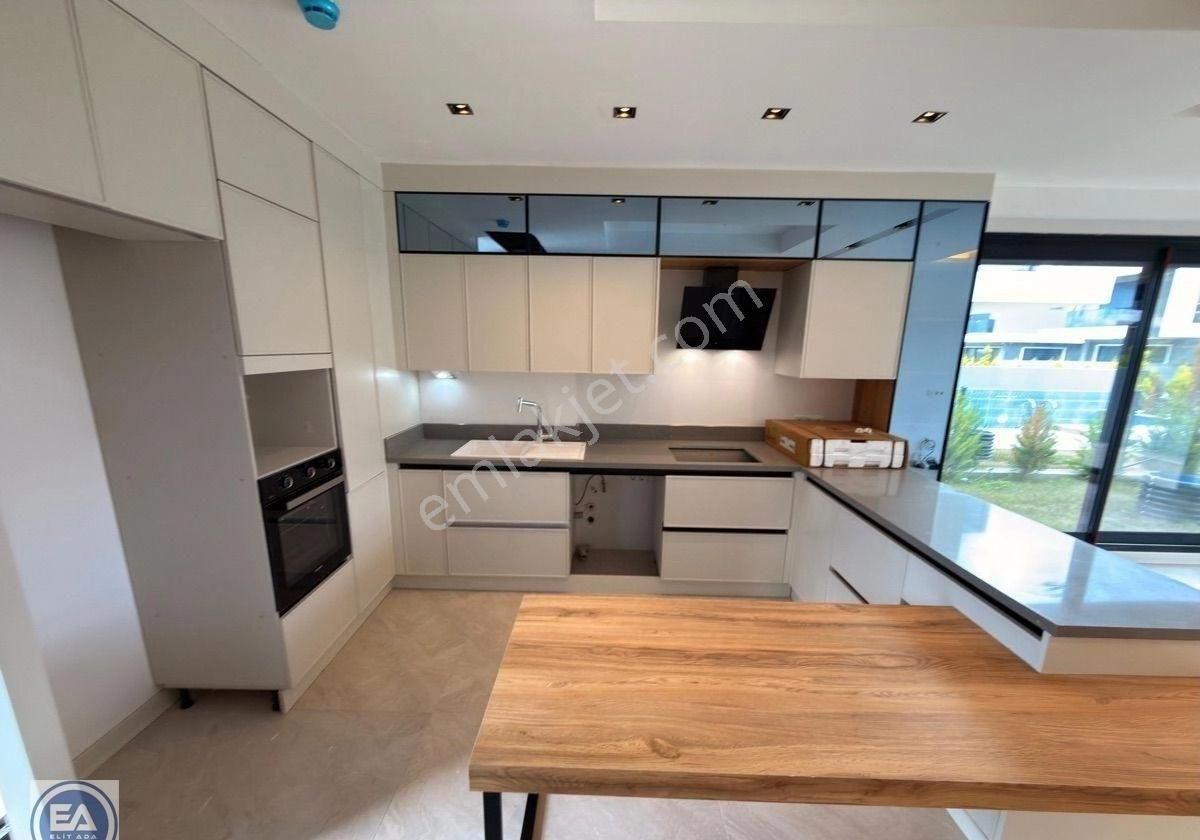 Kuşadası Davutlar‘da Özel Havuzlu Ebeveyn Banyolu Akıllı Ev Sistemli Satılık - Görsel 15