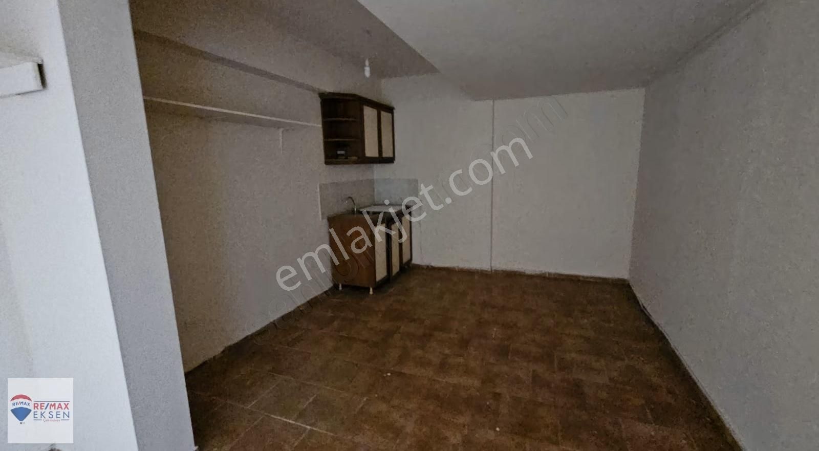 Kartal Belediye Caddesinde Kıralık 150 M2 İşyeri Dükkan Magaza - Görsel 13