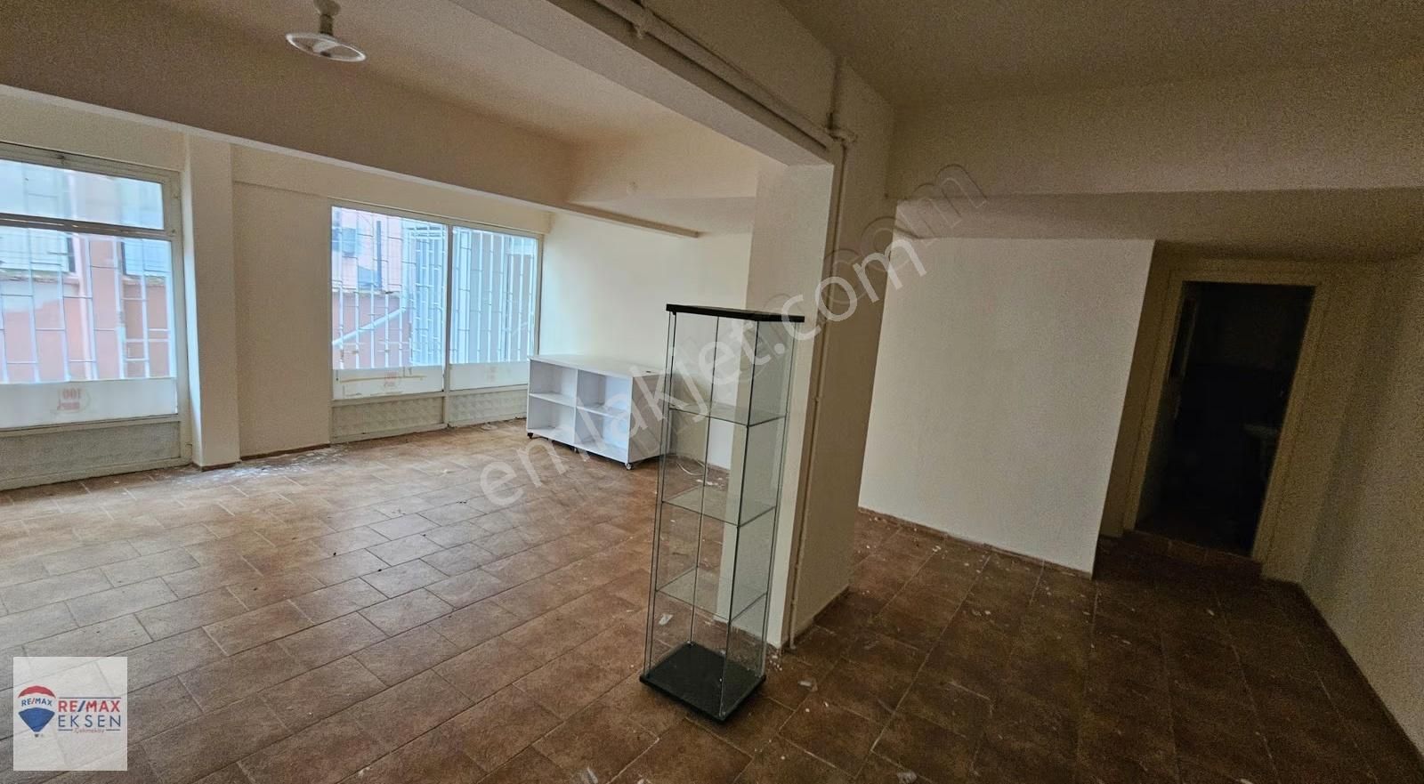 Kartal Belediye Caddesinde Kıralık 150 M2 İşyeri Dükkan Magaza - Görsel 10