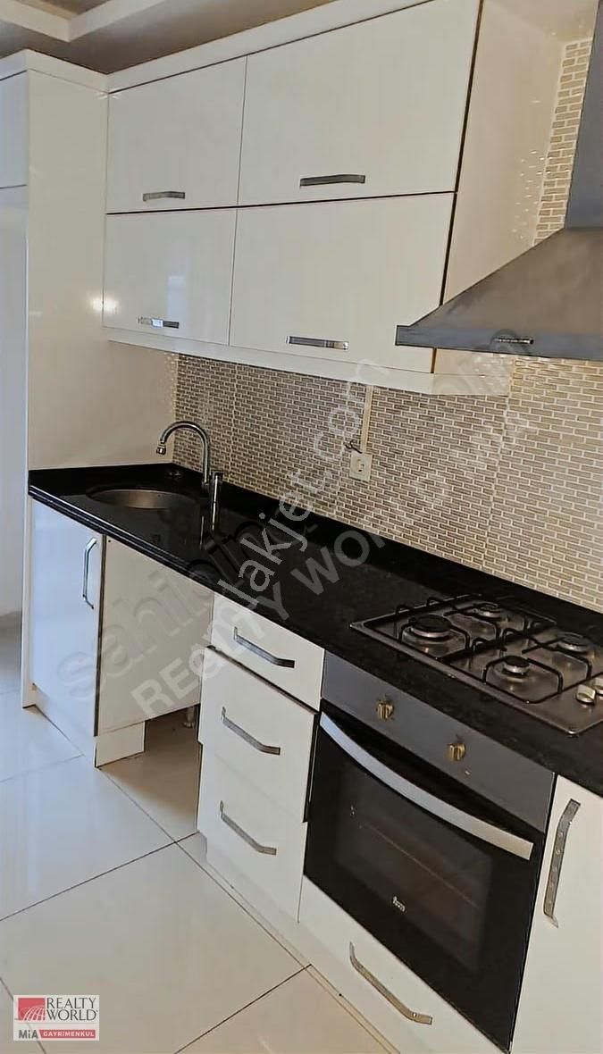 Hurma Mahallesinde 2+1 Ayrı Mutfaklı , Çift Banyolu , Doğalgazlı - Görsel 2